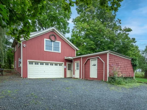 2 Hillcrest Ave, Gladstone, NJ 07934