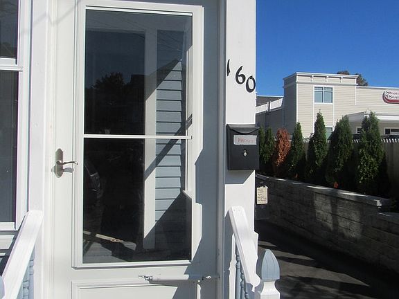 2nd image of 160 Green St #1