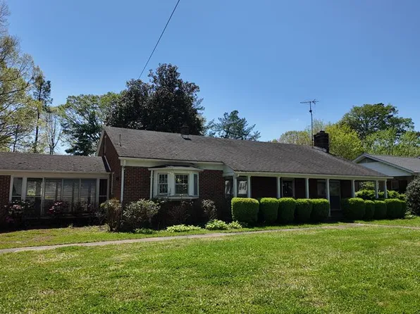 305 Vaden Dr, Gretna, VA 24557