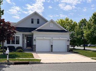52 Ridgway Dr, Bordentown, NJ 08505