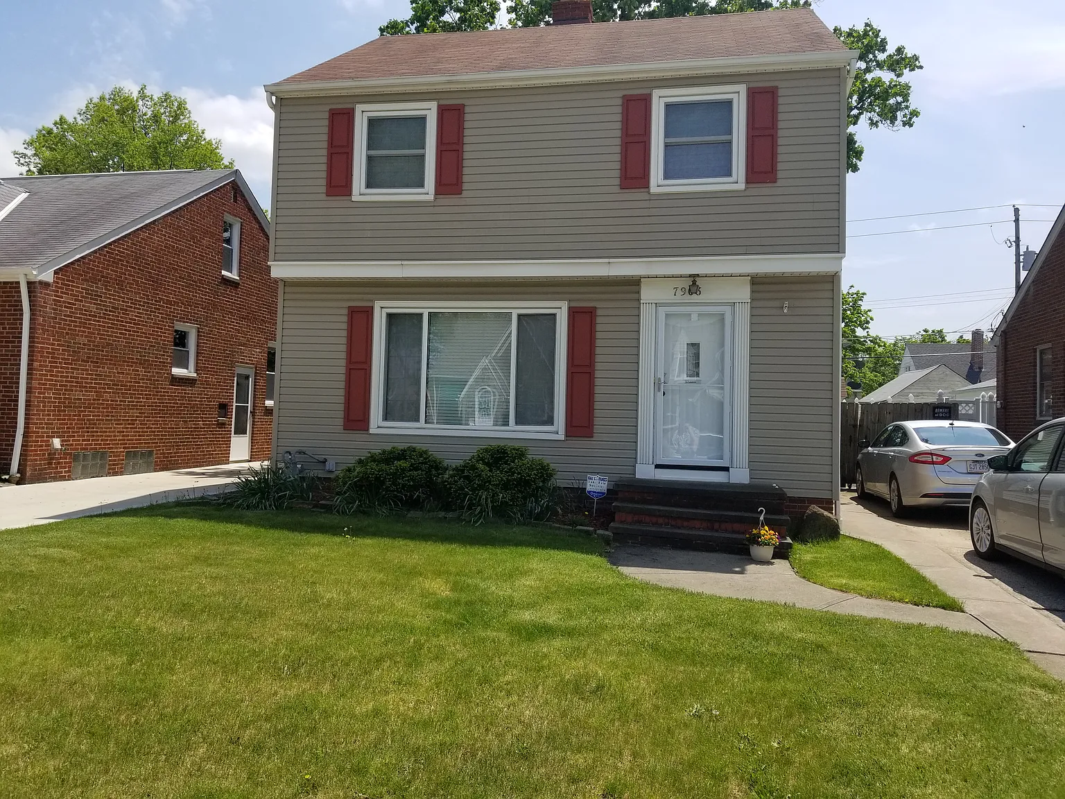 7903 Deerfield Dr photo 1