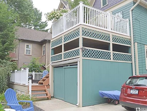 2nd image of 35 New York Ave #2