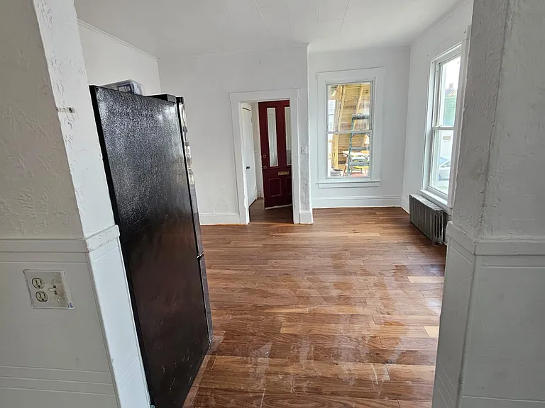 274 Pine St #1 — Photo 14
