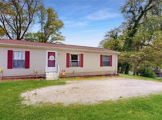 715 S 15th St, Belleville, IL 62220