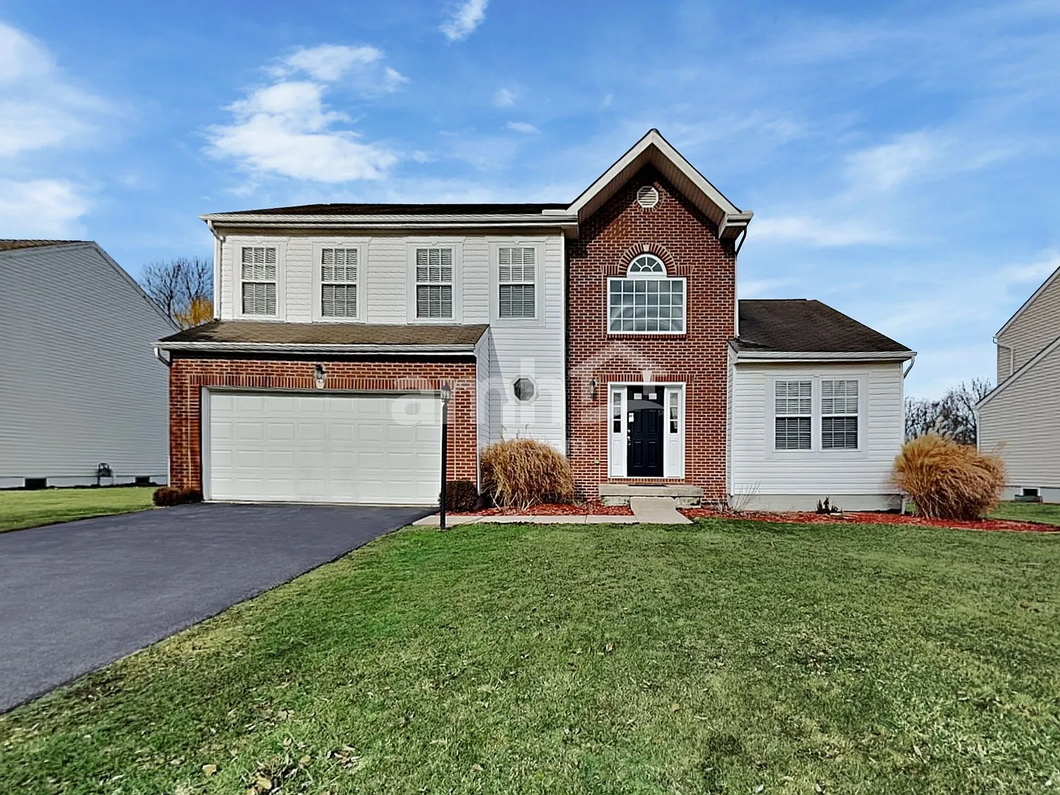 3 bed, 2.5 bath, 2384 sqft, $2,605 — Photo 1