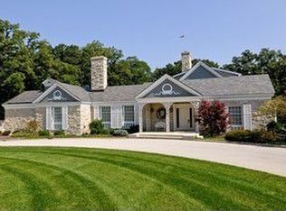 39W600 Oak Shadows Ln, St Charles, IL 60175