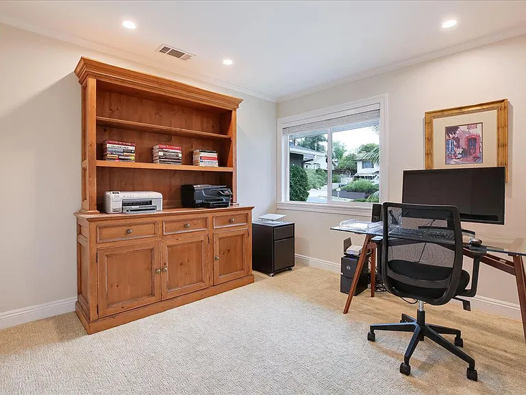 2415 Calle Galicia — Photo 18