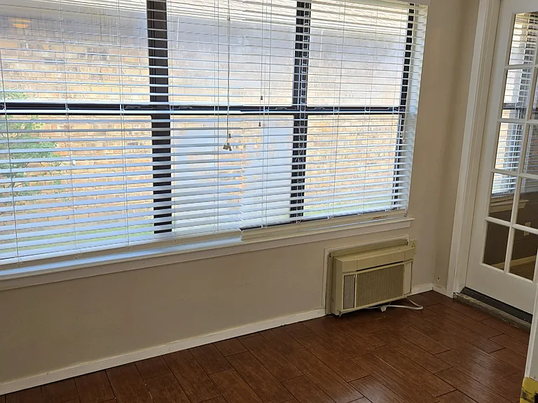 1629 Wyoming Ave — Photo 2