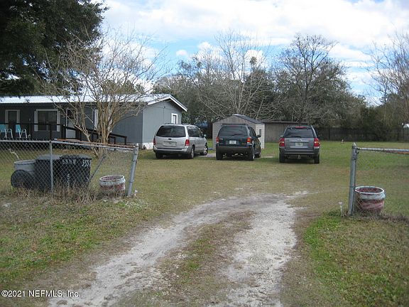 3rd image of 5558 Buzzie Ln