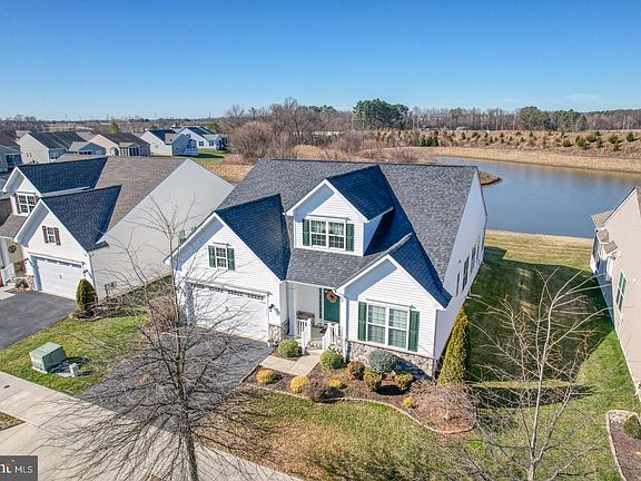 3rd image of 712 Pergola Ln