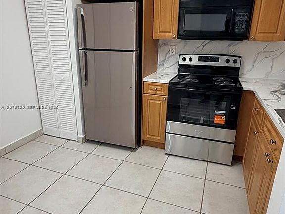 5th image of 14014 SW 93rd Ln #14014