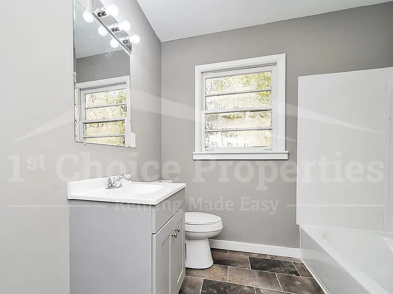 108 13th Ave NW — Photo 20