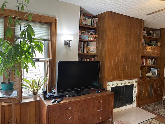 3rd image of 6429 N Fairfield Ave #2