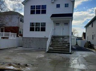 109 Franklin St, East Rockaway, NY 11518