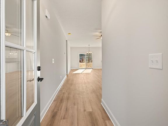 5th image of 190 Foxridge Ct