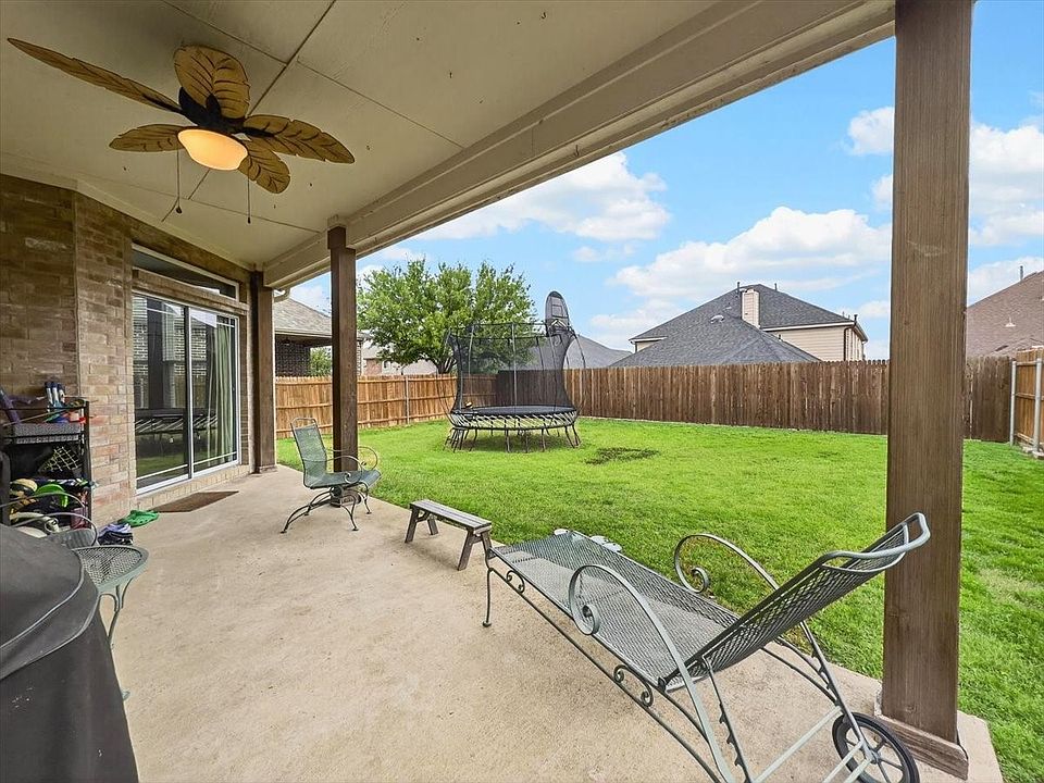 1st image of 2679 Lake Ridge Dr