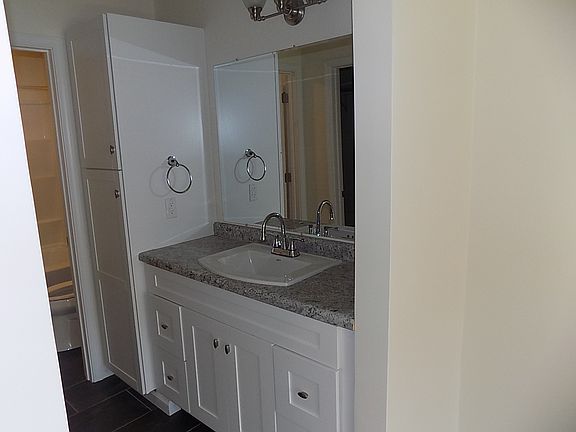 Master bedroom powder room