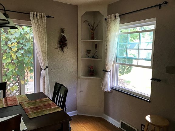 4th image of 1145 Oakdale Ave