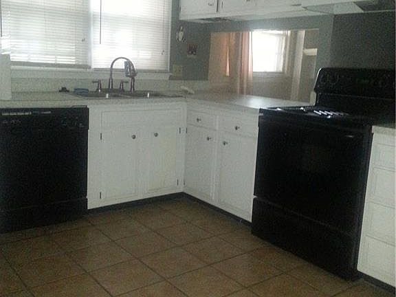 4th image of 2201 Earl Of Essex Dr