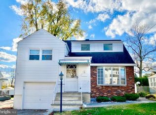 9 Robin Pl, Parlin, NJ 08859