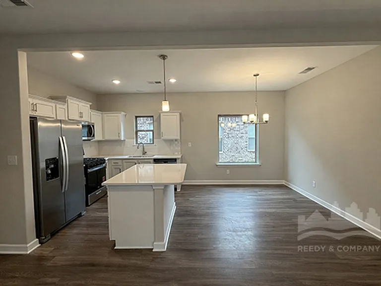 480 Maple St — Photo 7