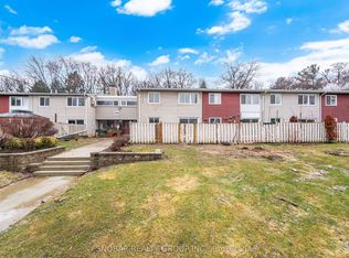 3308 The Credit Woodlands #11, Mississauga, ON L5C 2J8