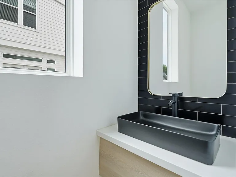 1003 Kern St #C — Photo 13