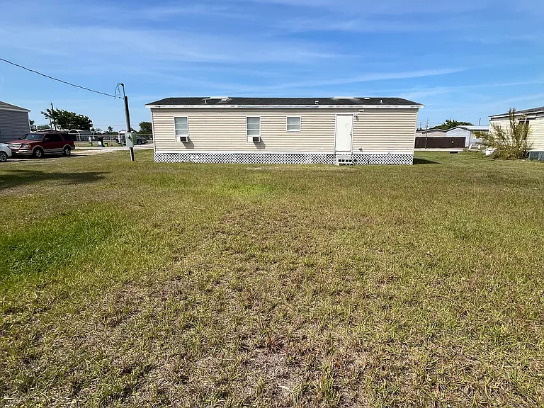 712 Arkansas Ave — Photo 6