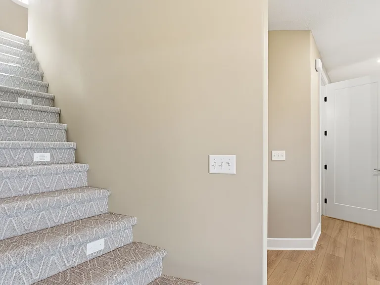 2134 E Beaumont St — Photo 24