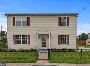 215 Chestnut St, Florence, NJ 08518