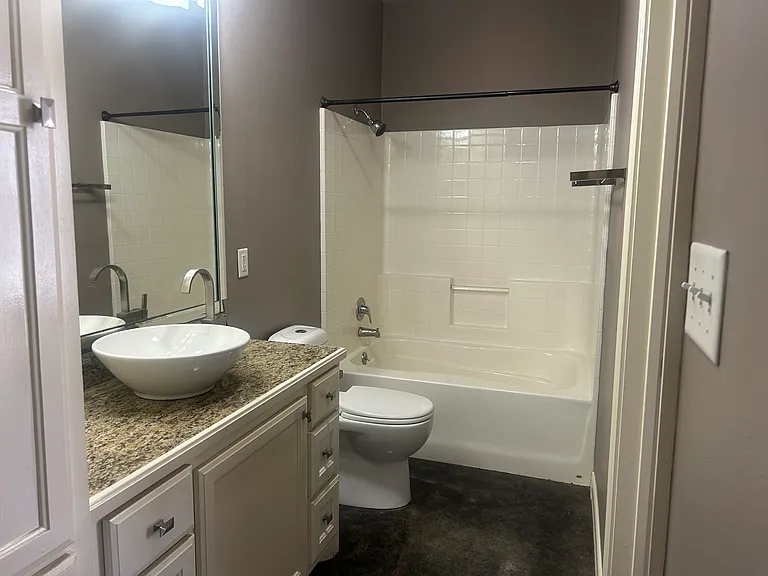 318 Commerce St #1 — Photo 9