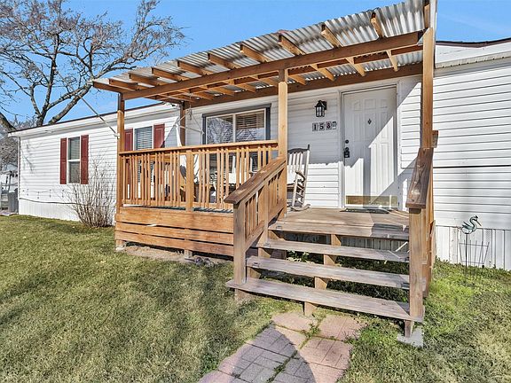 2nd image of 158 Oak Run