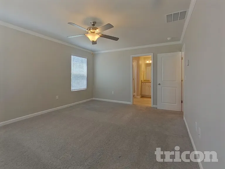 831 Bryson Lake Cir — Photo 5