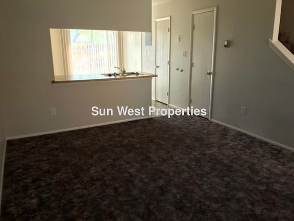 5th image of 1601 Farmington Ave APT 1