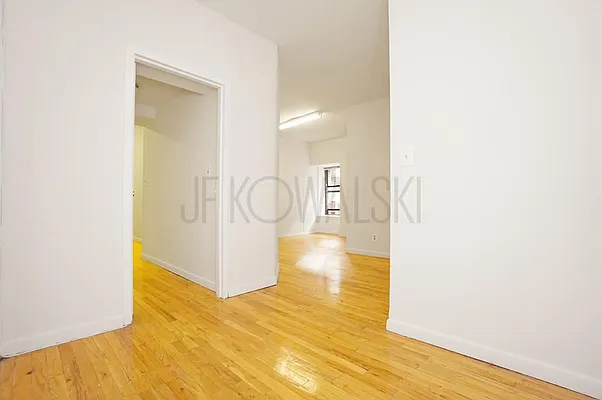 Rented by R New York | media 11