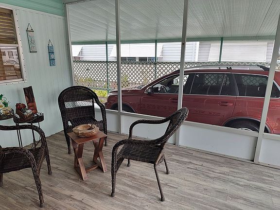 3rd image of 396 Captiva St