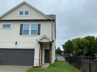 512 Main St, Pineville, NC 28134