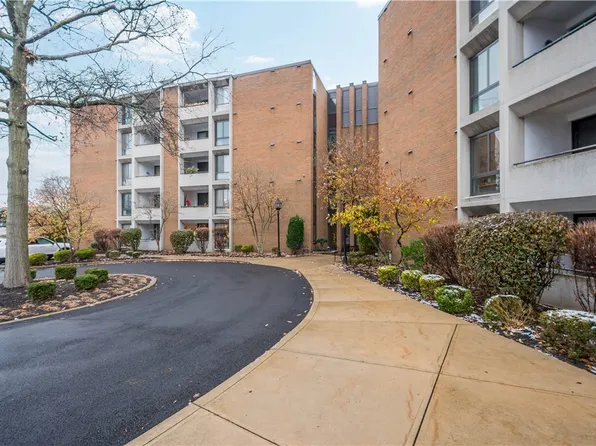 900 Washington Rd APT 401, Pittsburgh, PA 15228