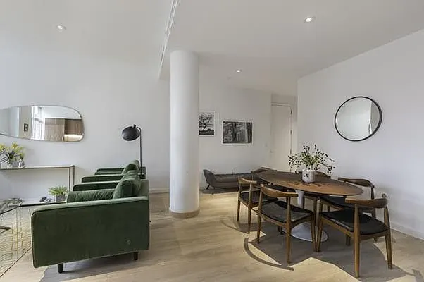 Rented by New York Casas Ltd. | media 19