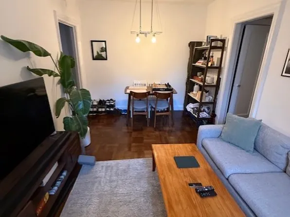 421 W 24th St, New York, NY