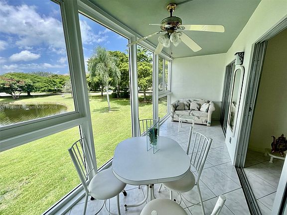 5th image of 4301 Martinique Cir APT K2