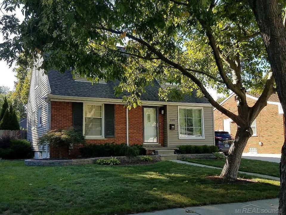 1st image of 220 Bellevue Ave