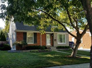 220 Bellevue Ave, Clawson, MI 48017