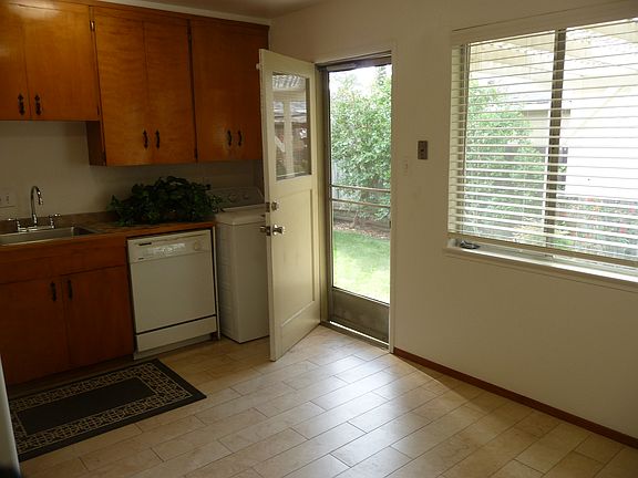 5th image of 3536 Cody Way