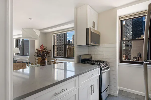 Sold by Compass | media 7