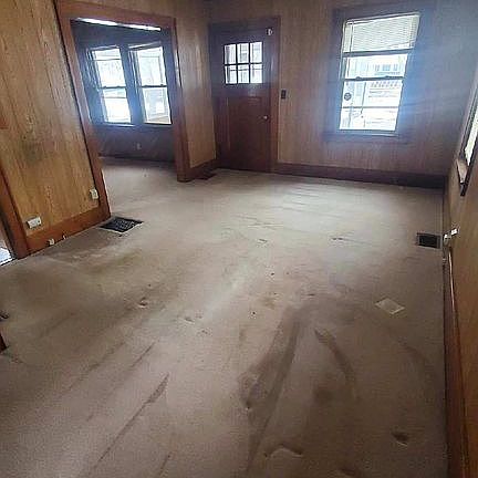 Lvg room facing front door