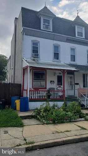 112 Park Ave photo 1