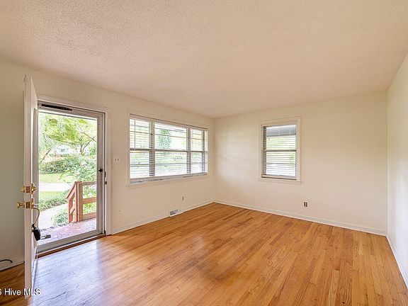 4th image of 511 W 4th Street