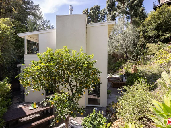 6351 Ivarene Ave, Los Angeles, CA 90068