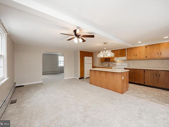 5th image of 933 Forty Foot Rd